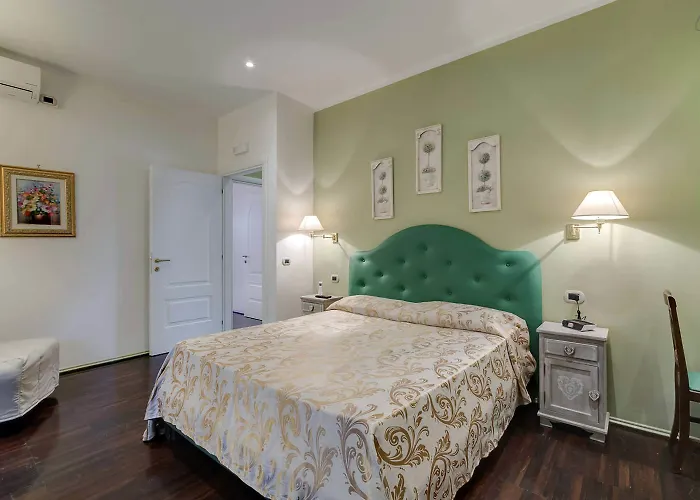 Отель типа "постель и завтрак" Antico Platano 4*